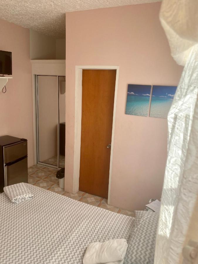Beverley'S Guest House, 네비스 외부 사진