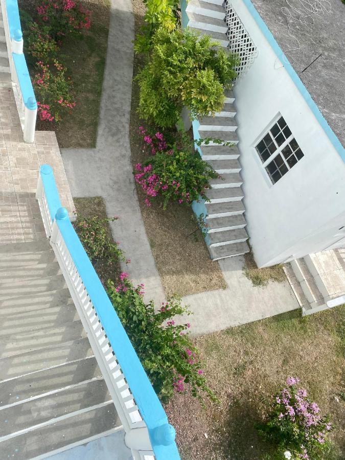 Beverley'S Guest House, 네비스 외부 사진