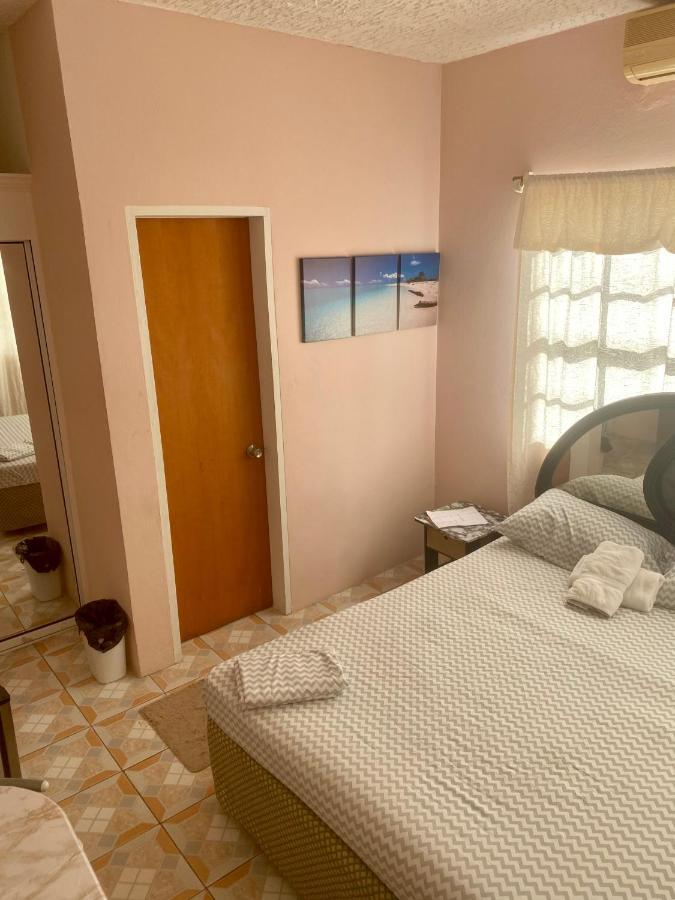 Beverley'S Guest House, 네비스 외부 사진